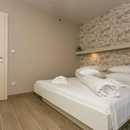 Апартаменти Olea With Free Garage