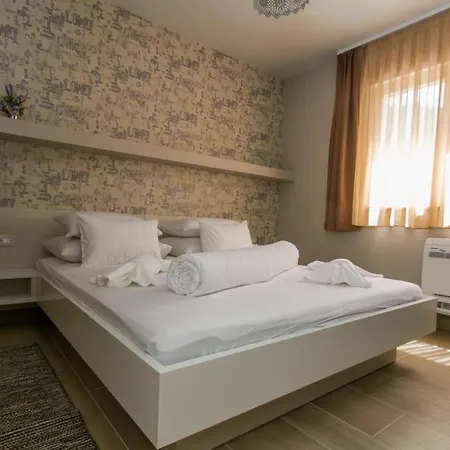 Olea With Free Garage Апартаменти