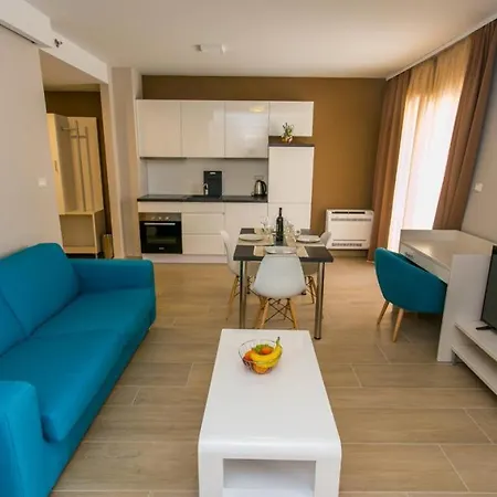 Olea With Free Garage Апартаменти