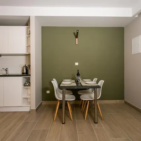 Olea With Free Garage Апартаменти Промайна