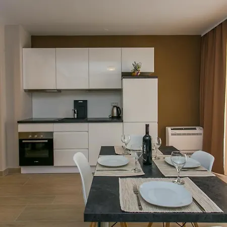 Апартаменти Olea With Free Garage *