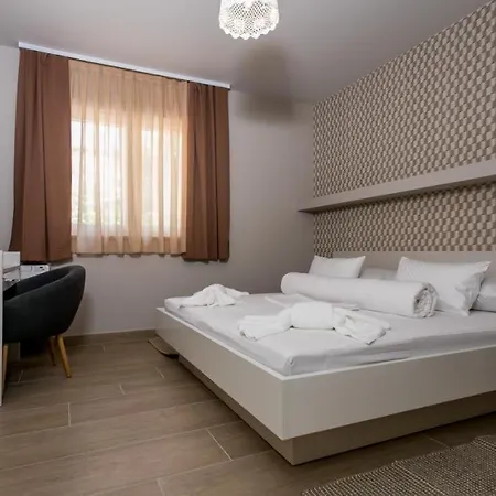 Olea With Free Garage Апартаменти Промайна
