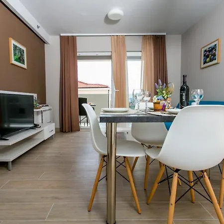Апартаменти Olea With Free Garage *